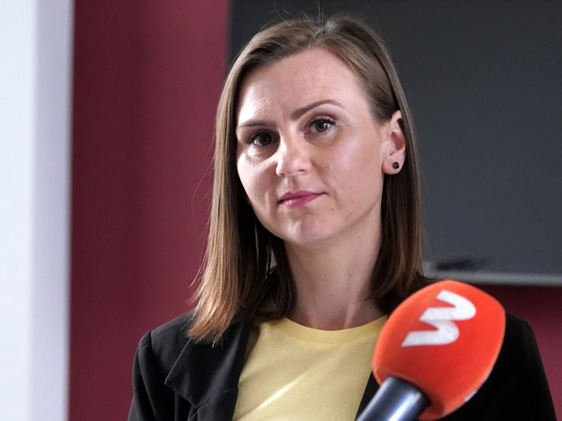 Saeimas deputāte (“Progresīvie) Leila Rasima vada deputātu grupu demokrātiskas Baltkrievijas atbalstam un ir pārliecināta: tūristi redz Baltkrievijas fasādi, taču neinteresējas, neuzzina ne par politieslodzītajiem, ne citām metodēm, ar kādām A. Lukašenko jau trīsdesmit gadus noturas pie varas.