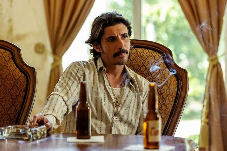 Seriālā "Narcos" Ismaelu Sambadu atveidoja aktieris Alberto Guerra.