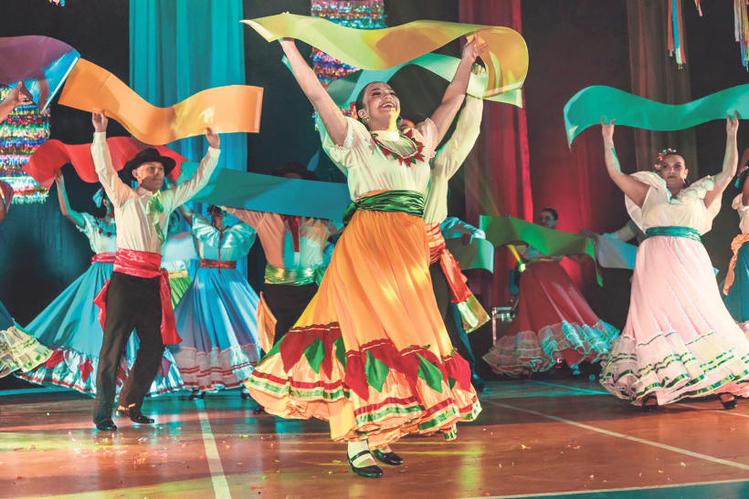 Kostarikas dejotāji IV starptautiskajā folkloras festivālā Ziemeļlatgalē "Lipa Kust".