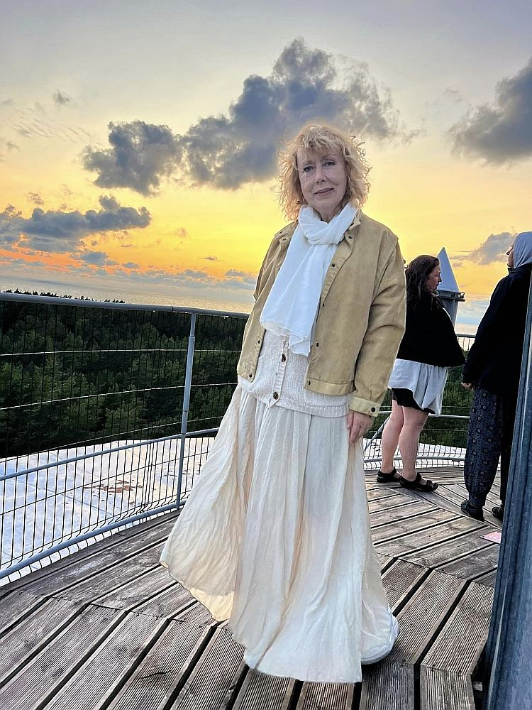 Ieva Akuratere.