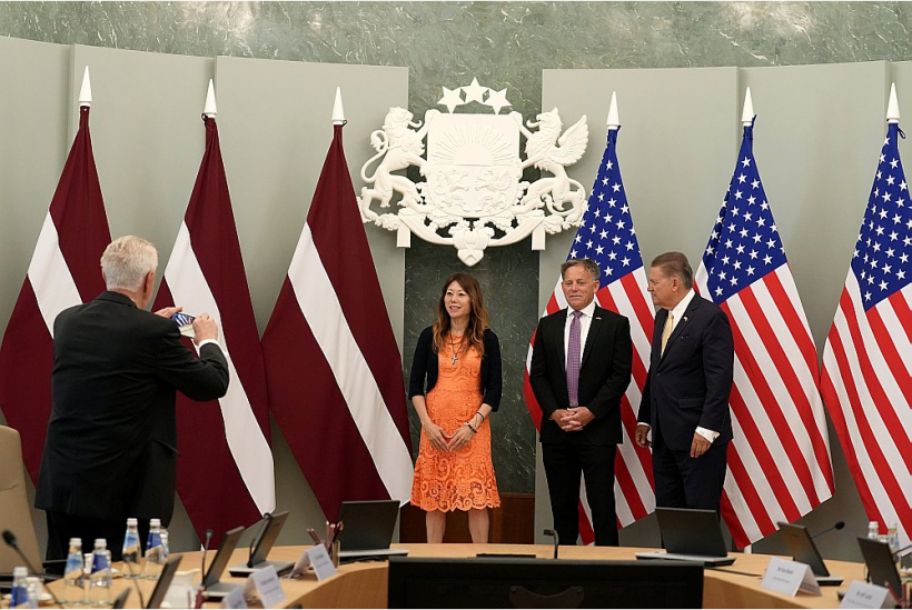 ASV Kalifornijas pavalsts uzņēmēju un Finanšu ministrijas delegācija, ko vadīja ministre Fiona Ma, 26. jūlijā LR Ministru kabineta ēkā tikās arī ar valdības vadītāju.