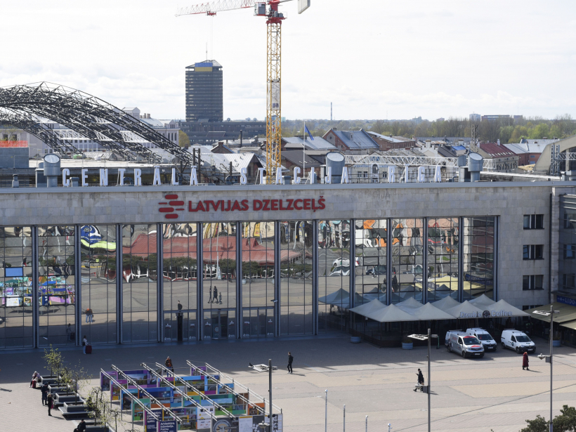 Lai cik ietekmīgi Eiropas Parlamentā būtu Latvijas deputāti, iegūt papildu naudu "Rail Baltica" celtniecībai būšot teju neiespējami.