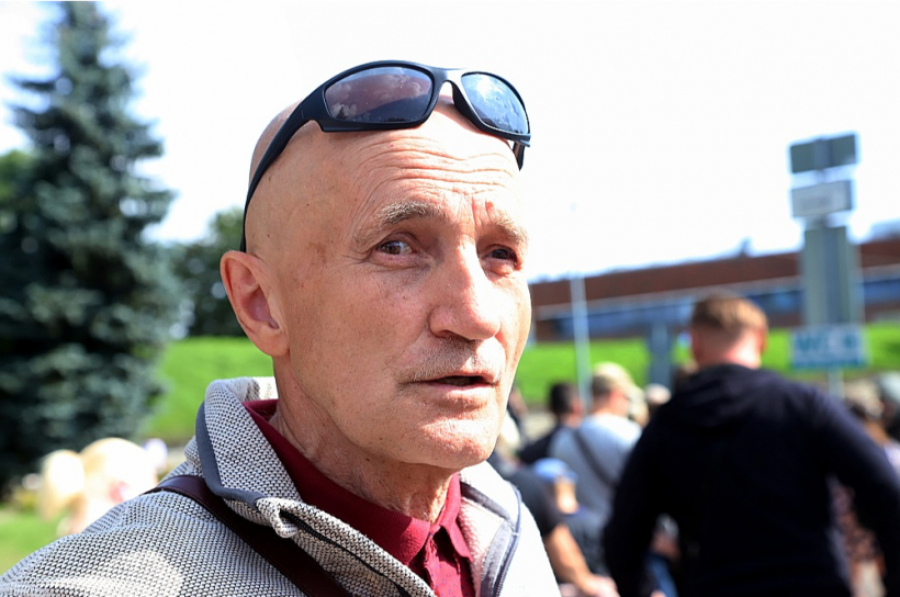 Valērijs dodas uz Pēterburgu, lai viesotos pie krustmeitas un labotu zobus.