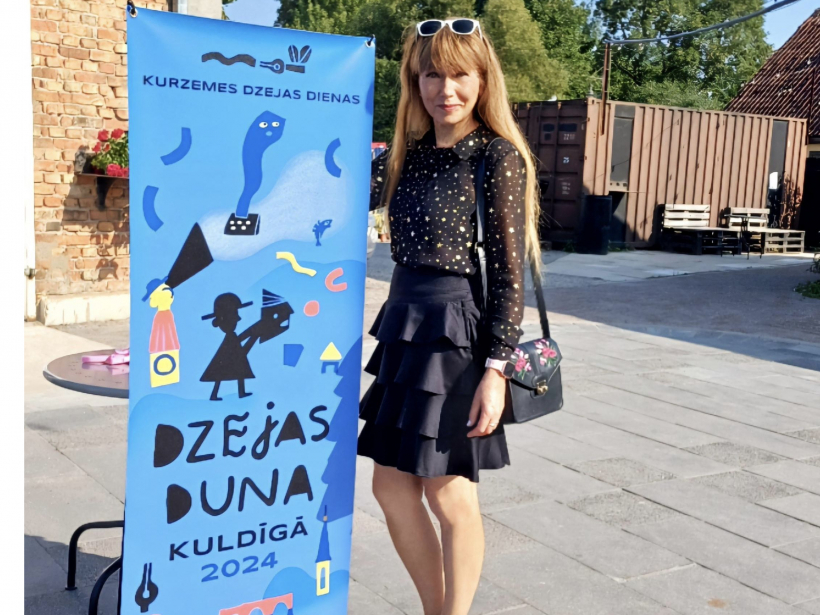 Viens no Andras hobijiem ir dzejas rakstīšana. Pavisam nesen viņa devās uz Kuldīgu, lai piedalītos dzejas dienās.
