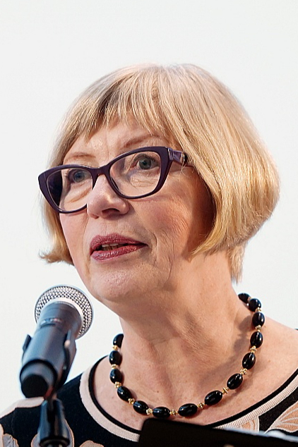 Kārina Pētersone.