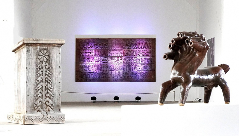Šovasar Cēsīs radošā un digitālā kvartāla "Rainis" galerijā notika Pasaules latviešu mākslas centra rīkotā izstāde "Tev nebūs samierināt monstrus. Zigfrīdam Sapietim 100". "Mūsu globalizācijas, masu ražošanas, reklāmas, komerciālās izklaides subkultūras un mediju cirka pasaulē māksliniekam ir jābūt ļoti spēcīgam, pat apsēstam, lai saglabātu savu individualitāti, pārliecību un integritāti. Tikai tad viņš var iet savu ceļu," savulaik teicis Zigfrīds Sapietis.
