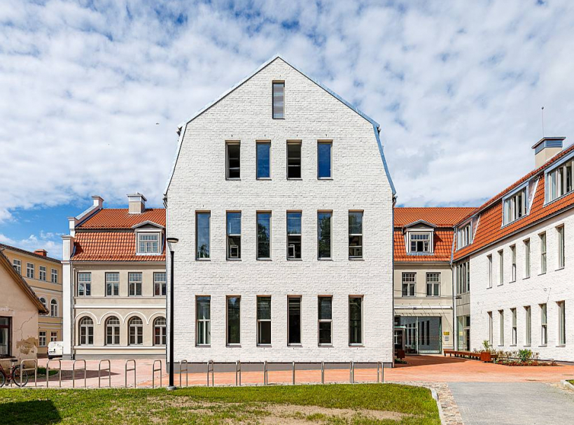 Fināla žūrijas īpašo atzinību ieguva Kuldīgas Tehnoloģiju un tūrisma tehnikuma tehnoloģiju centra pārbūve.
