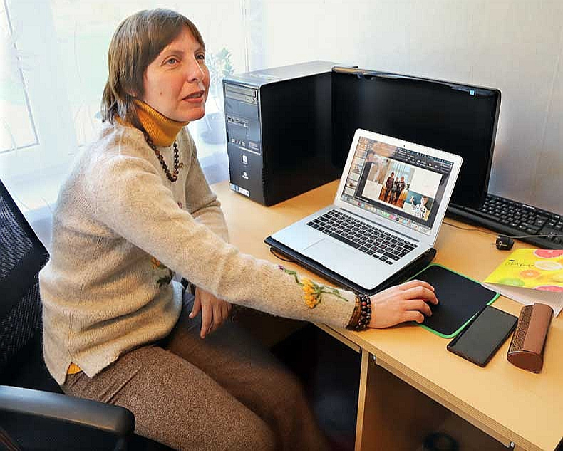 Olga Mukosienko ir vairāku matemātikas grāmatu autore, jau divus gadus dzīvo Gulbenes novada Rankas pagastā. Taču latviešu valodu nav apguvusi tādā līmenī, lai darba vietā varētu sarunāties valsts valodā.
