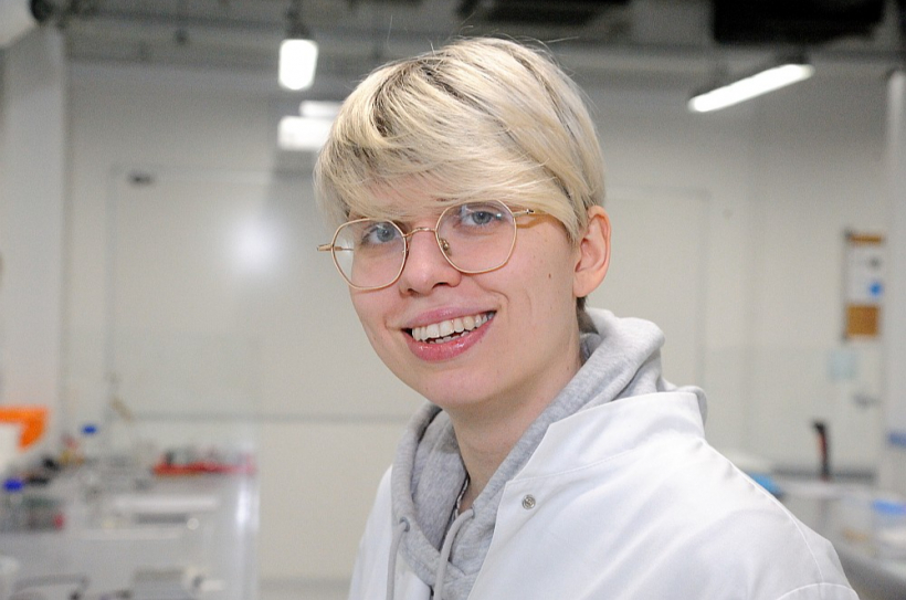 Antoņinu Kovzu, farmācijas programmas piektā kursa studente.