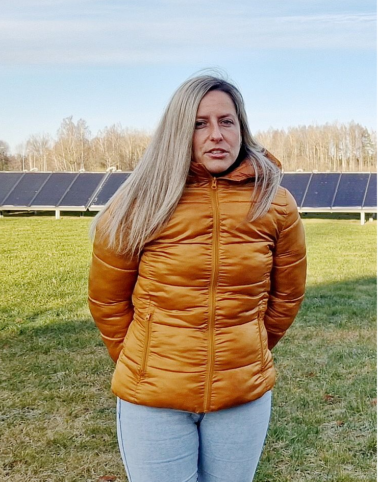 "Salaspils siltums" projektu vadītāja Renāte Bražinska: "Īstenojot saules kolektoru un siltuma akumulācijas tvertnes uzstādīšanu projektu 2019. gadā, "Salaspils siltums" spēja pārskatīt siltumenerģijas tarifus un tarifi tika samazināti par 13%."