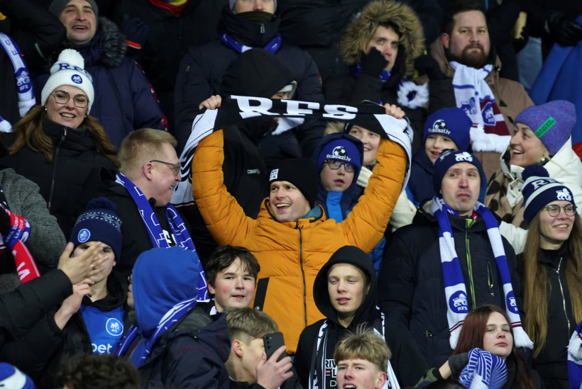Līdzjutēji UEFA Eiropas Līgas spēlē Daugavas stadionā, kurā tiekas FK RFS un Amsterdamas "Ajax" komandas.