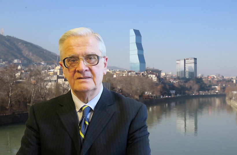 Vēstures doktors un profesors Zurabs Papaskiri uzskata, ka parlamenta vēlēšanas neesot bijušas līdz galam godīgas – īpaši lauku reģionos, kur viens otru pazīstot, kur cilvēki esot iebaidīti un atkarīgi no pastāvošās varas.