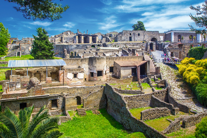 Mājas un ielas senajā Pompejā.