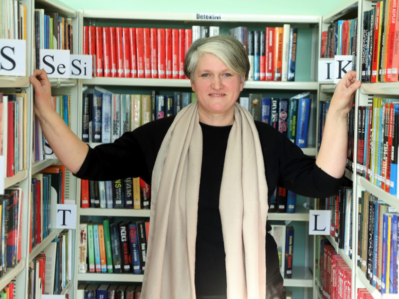 Brocēnu bibliotēkas vadītāja Inese Kunkule.
