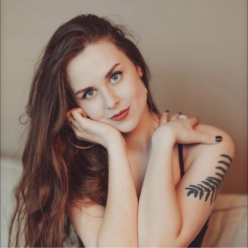 Annija Līva Staškovskalīdz 9. klasei mācījusies Brocēnu vidusskolā, pēc tam – Druvas vidusskolā. 