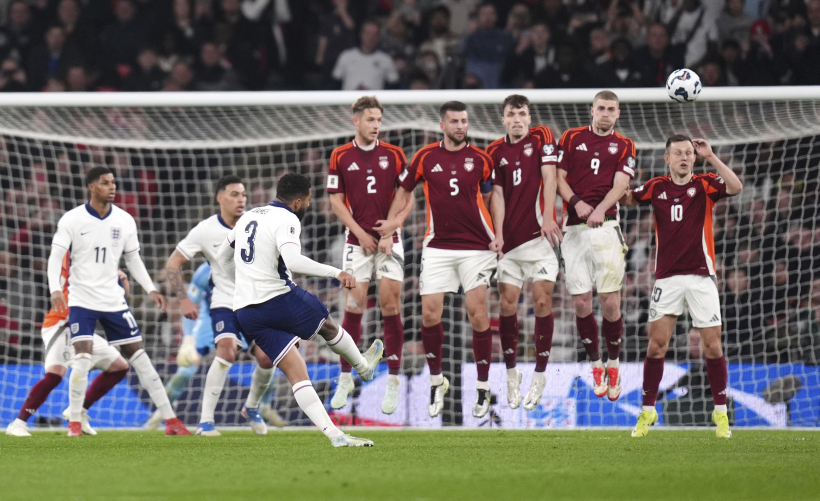Latvijas futbolisti Vemblija stadionā aizvada maču ar Angliju. 39. minūtē pēc brīvsitiena Anglija izvirzījās vadībā.