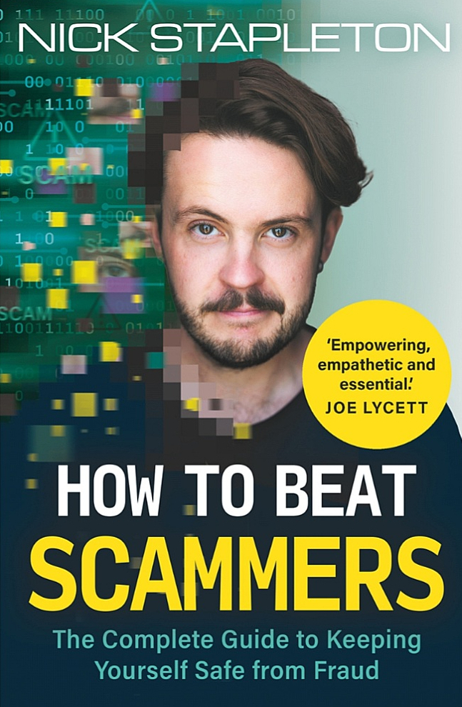 Žurnālista Nika Steipltona grāmata "How to beat scammers" ("Kā pārspēt krāpniekus").