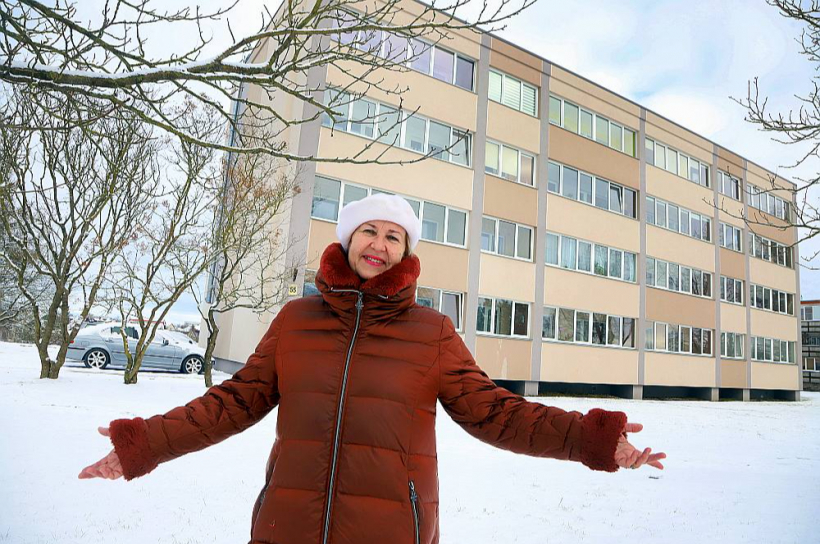 Bauskas novada Islīces pagasta dzīvojamā nama "Bērzkalni 11" atjaunošanas projekta vadītāja, vairāku Bauskas dzīvojamo namu pārvaldniece Ingrīda Liepa: "Pats lielākais šķērslis namu atjaunošanā –Latvijas iedzīvotājiem ir ļoti atšķirīgi ienākumi. Preču un pakalpojumu cenām strauji ceļoties, diezin vai daudzi spēj samaksāt bankas aizdevumu un rēķinus par atjaunotas mājas uzturēšanu."