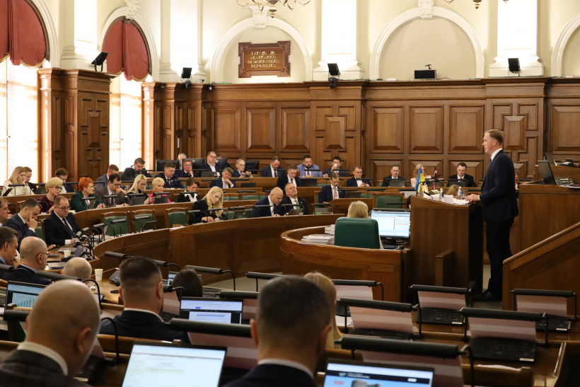 Viktors Valainis Saeimā notikušajās ekonomikas debatēs.