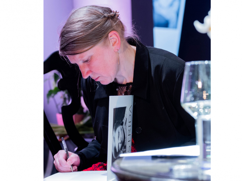 Grāmatas autore Ieva Struka.