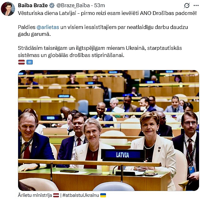 Sociālajos tīklos prieku paudusi arī Latvijas ārlietu ministre Baiba Braže (attēlā no labās kopā ar Latvijas pastāvīgo pārstāvi ANO Sanitu Pavļutu-Deslandes un speciālo uzdevumu vēstnieku Andreju Pildegoviču).