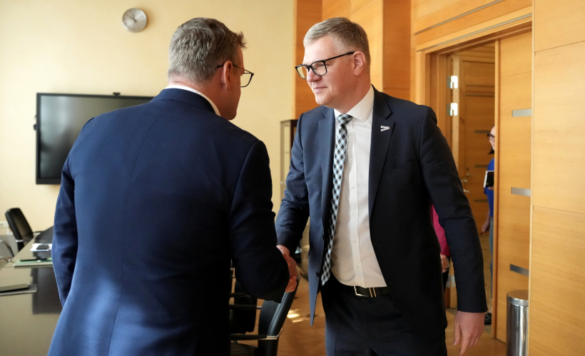 Rīgas mēra amata kandidāts Viesturs Kleinbergs tiekas ar Vilni Ķirsi.