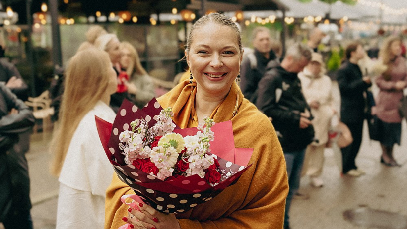 Čehova teātra direktore Dana Bjorka Miķeļa Mūrnieka personālizstādes "Spēle" un jaunās mākslas telpas "Rīgas Mākslas pietura @Čehova teātris" atklāšanā.