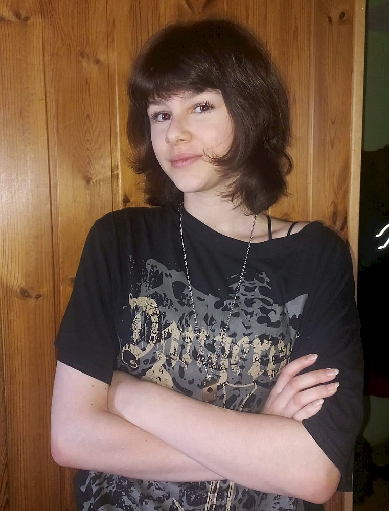 Sofija Šulce šogad svētkos piedalās, dziedot Ziemeļvalstu ģimnāzijas 5.–9. klašu meiteņu korī.