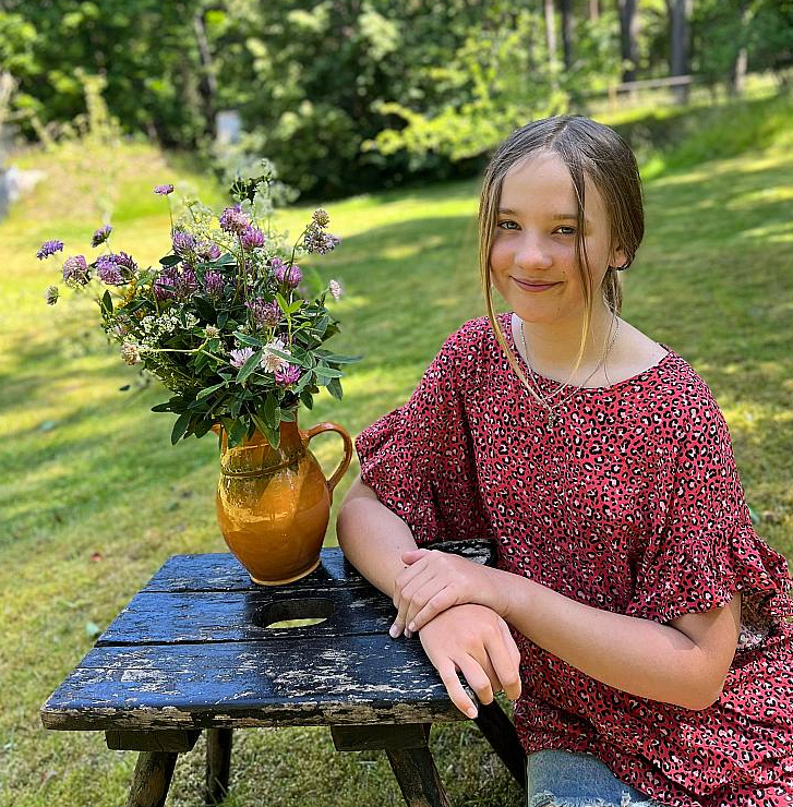 Laura Marija Ščerbinska jau sesto gadu dzied Rīgas 64. vidusskolas meiteņu korī, šovasar būs viņas pirmie Dziesmu svētki.