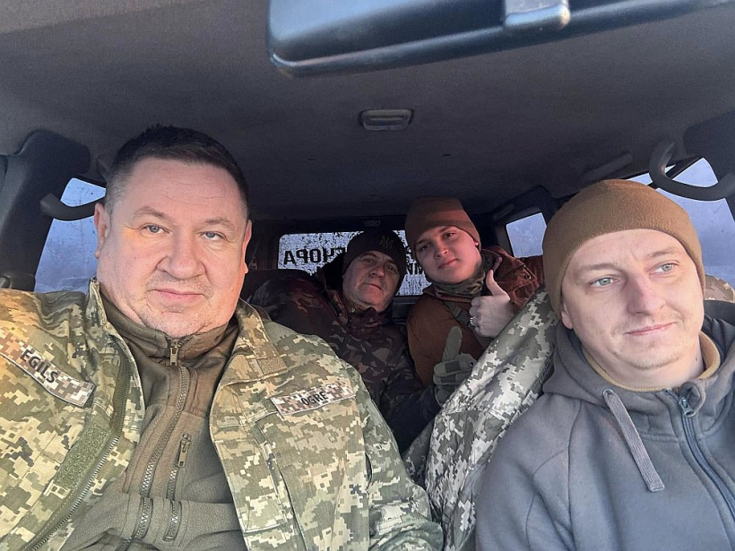 Egils Helmanis pēdējos gados daudzkārt devies uz Ukrainu, par to informējot arī savus sociālo tīklu sekotājus. Šo bildi viņš "Fecebook" ievietojis šī gada martā.