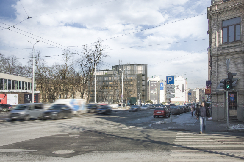 Rīgā sāk būvēt modernu biznesa centru Miera ielā 1.