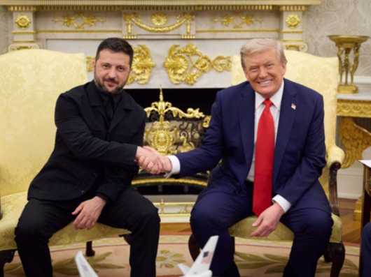 Ukrainas prezidents Volodimirs Zelenskis un ASV prezidents Donalds Tramps.