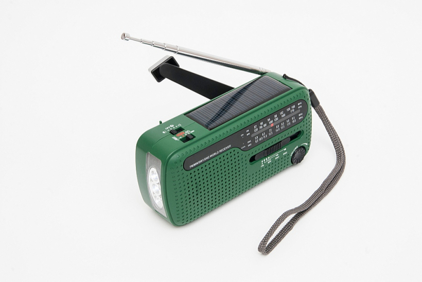 Radio, kas aprīkots ar saules baterijām.
