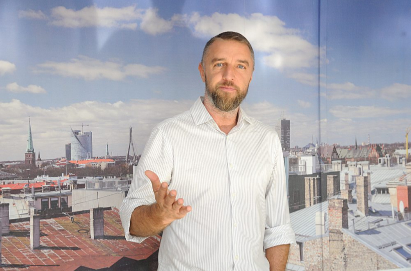 Rīgas domes Ārtelpas un mobilitātes departamenta satiksmes infrastruktūras pārvaldes priekšnieks Andrejs Urtāns: "Pateicoties ceļa posma Vietalvas–Ieriķu iela uzbūvēšanai ir izdevies atklāt pilnvērtīgu satiksmi pa Austrumu maģistrāli. Baļķu vedēji vairs nebrauc gar prezidenta pili un Vecrīgu, bet dzīvojamajos rajonos samazinājusies satiksmes slodze mazākajās ielās – tās tagad kļuvušas daudz draudzīgākas kājāmgājējiem un velosipēdistiem."
