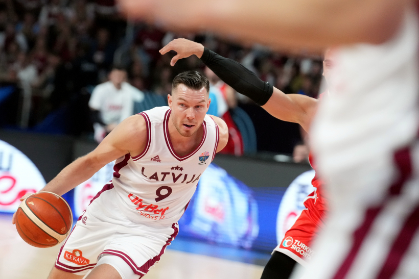 Eiropas čempionāta finālturnīra A apakšgrupas spēle basketbolā vīriešiem starp Latvijas un Turcijas valstsvienībām. Dairis Bertāns.