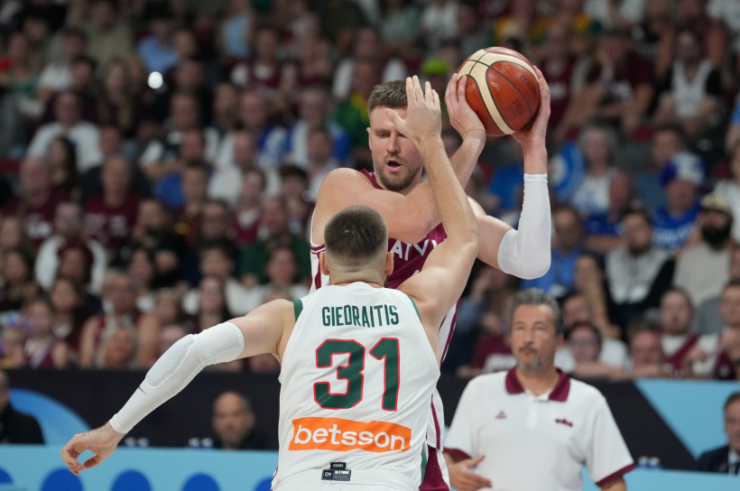Eiropas čempionāta astotdaļfināla spēle basketbolā vīriešiem starp Latvijas un Lietuvas valstsvienībām "Xiaomi arēnā".