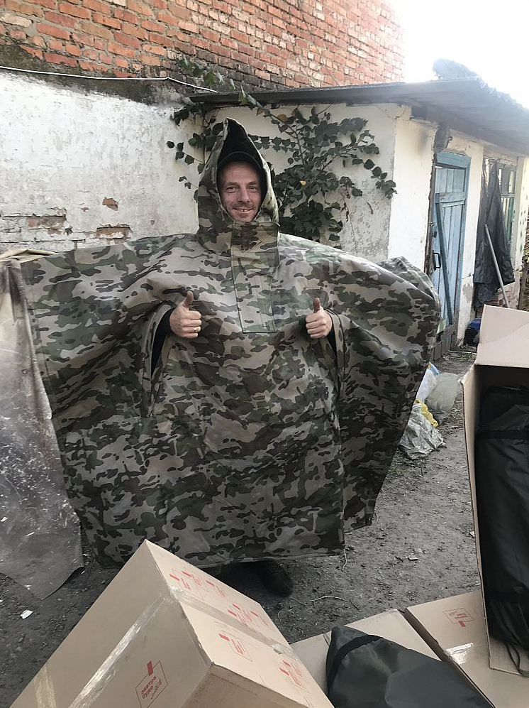 Pretdronu mētelis padara karavīru nepamanāmu.