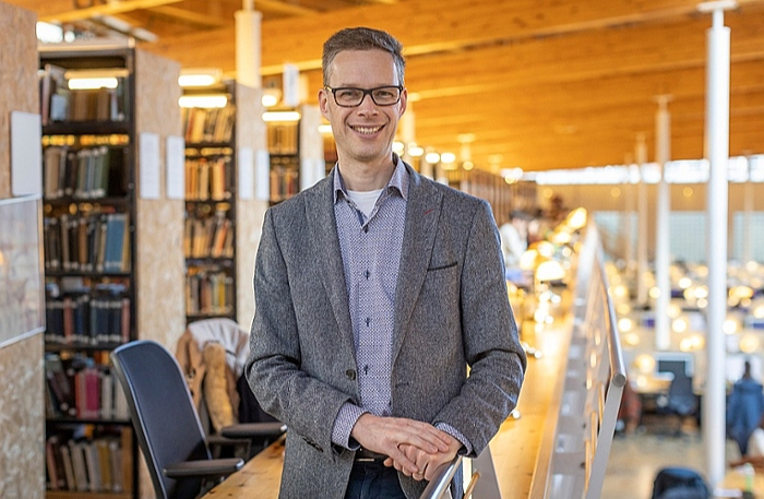 Bārts Kusters: "Vai tas ir godīgs darījums? Vai tas ir godīgi, ka sejas vai balss cenu nosaka pēc ārējā izskata vai slavas?"