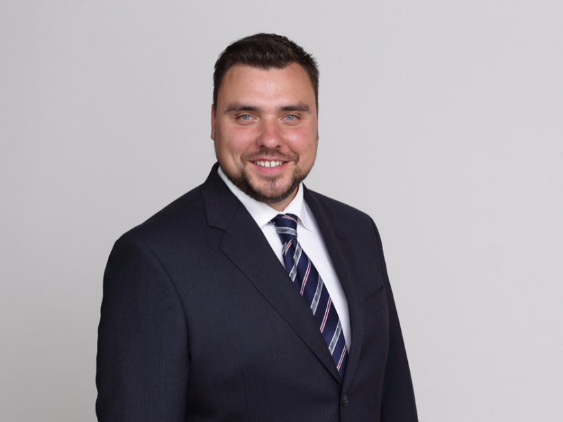 Saeimas sekretāra biedrs JJānis Grasbergs.