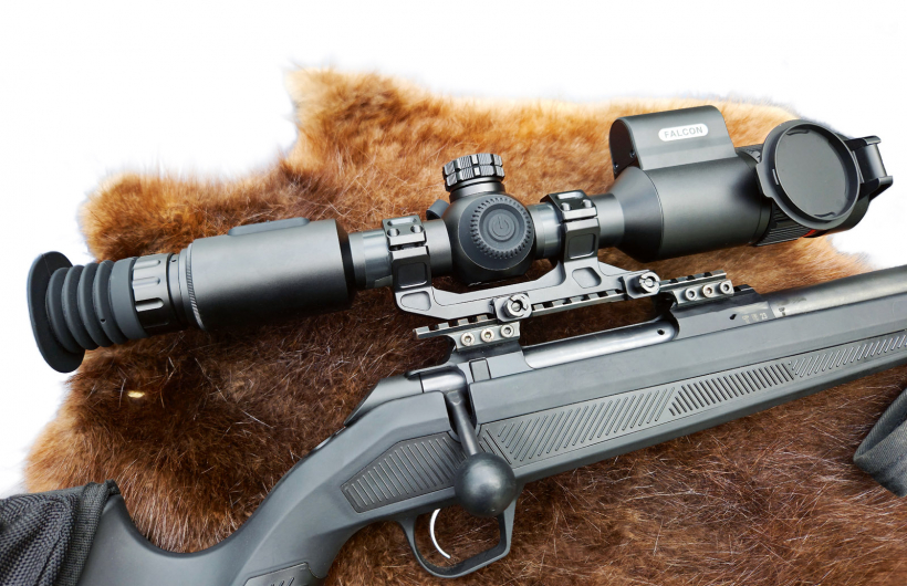 Tēmēkļa komplektā ir arī stiprinājumu monobloks.