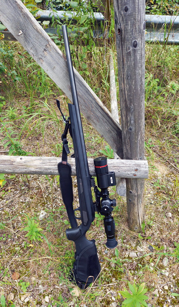 Tēmēklis uzmontēts uz ieroča.