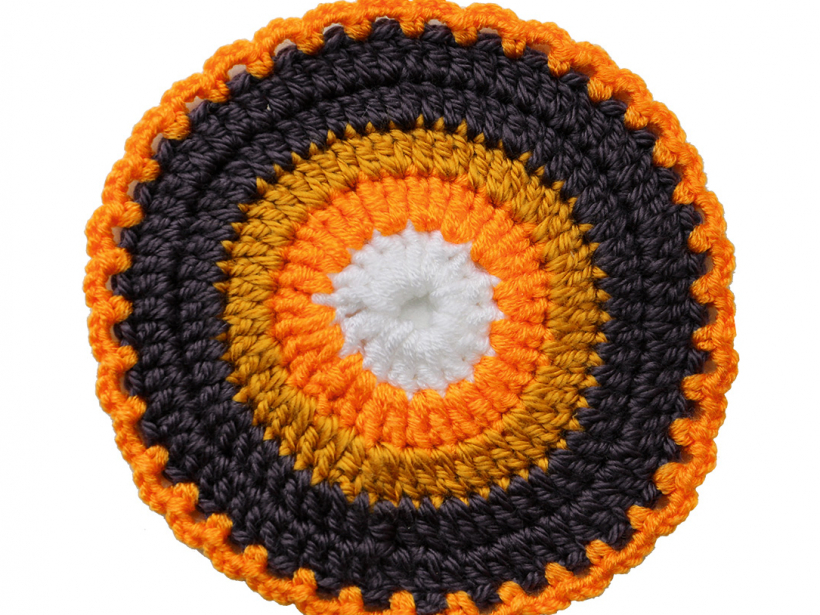 Atbilstošā krāsā notamborē arī paliktni.