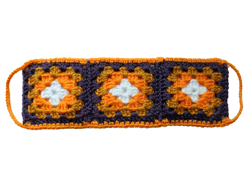 Uztamborē trīs kvadrātus.