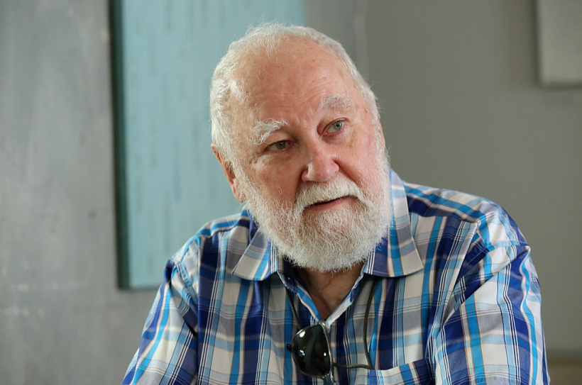 Pēteris Simsons, Triju Zvaigžņu ordeņa komandieris, bijušais Augstākās Padomes un Saeimas deputāts.