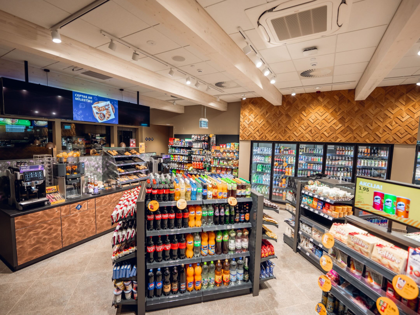 Jaunā "Virši-A" degvielas stacija Kuldīgā.