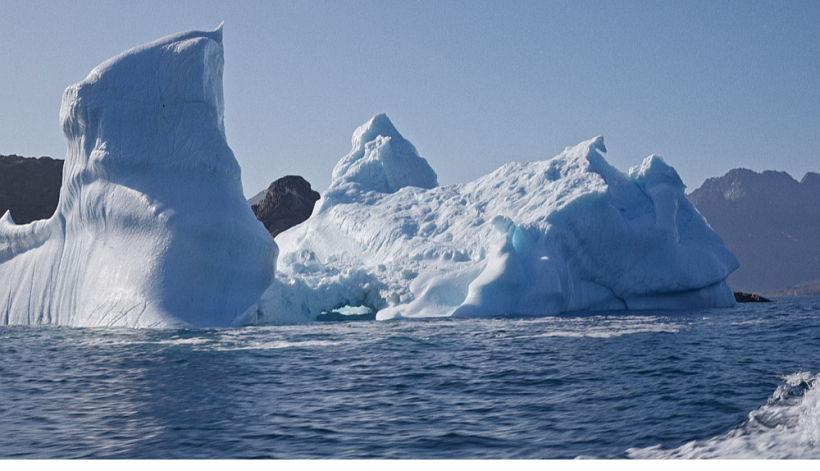 Grenlandes ledus sega ir otra lielākā pasaulē aiz Antarktīdas.