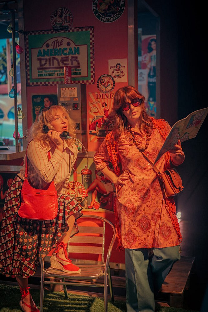 Elīna Vāne Luīzes lomā un Ieva Puķe – Telma.