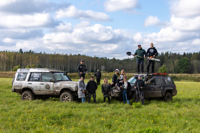 Iepazīšanās šova "Mīlestība bezceļos" dalībnieki.