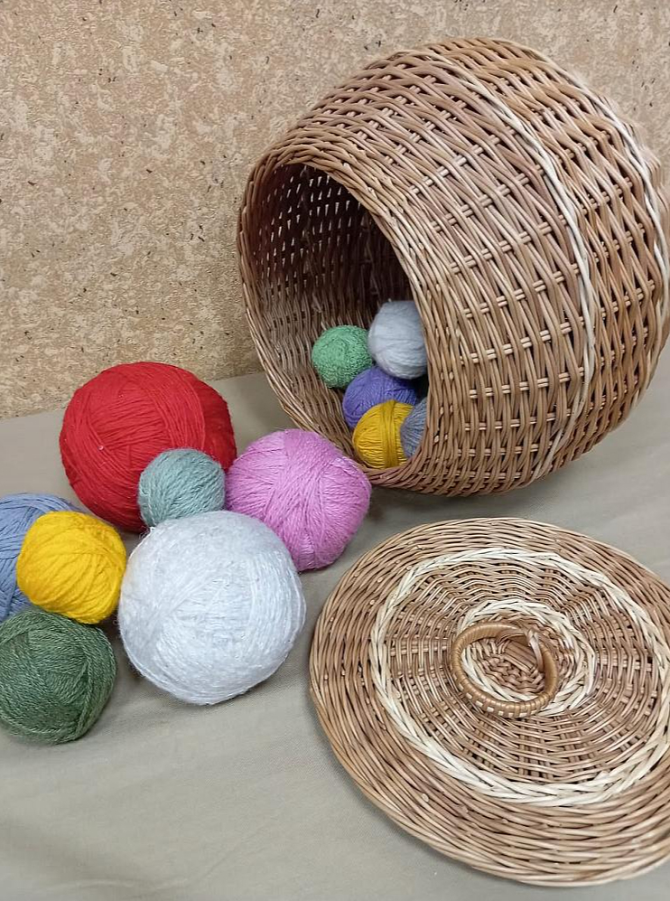 Jāņa Vijuma izstādē "Pinumu burvība".