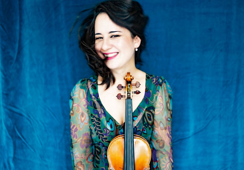 Latvijas Universitātes Lielajā aulā pirmo reizi pie klausītājiem Rīgā viesosies izcilā baroka vijolniece Alfija Bakijeva.